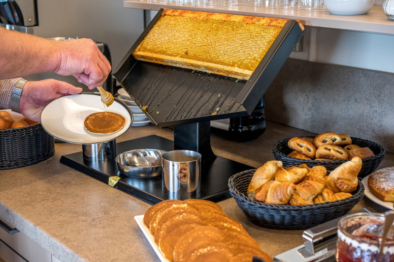 Petit-Déjeuner - © ANGIBAUD petit-déjeuner